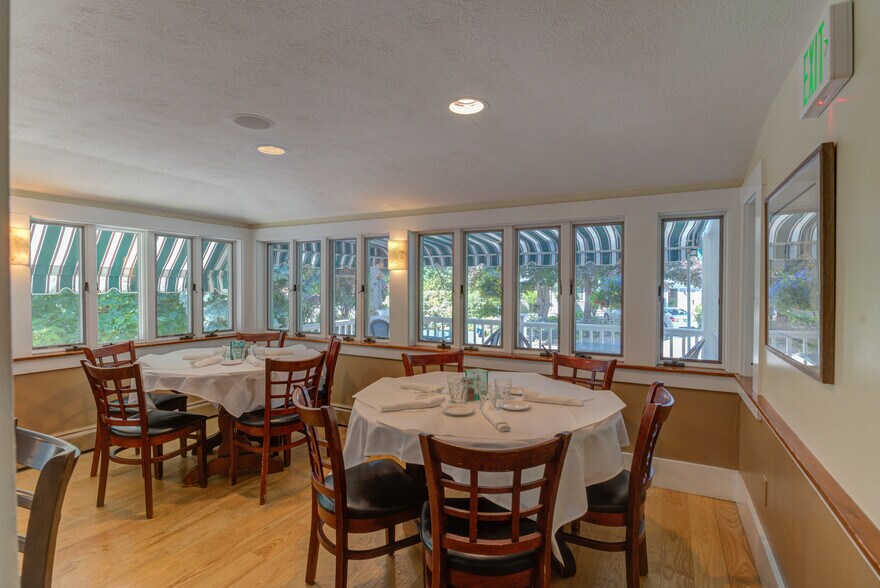 More Photos Of 200 Shore Rd, Ogunquit Restaurant For Sale