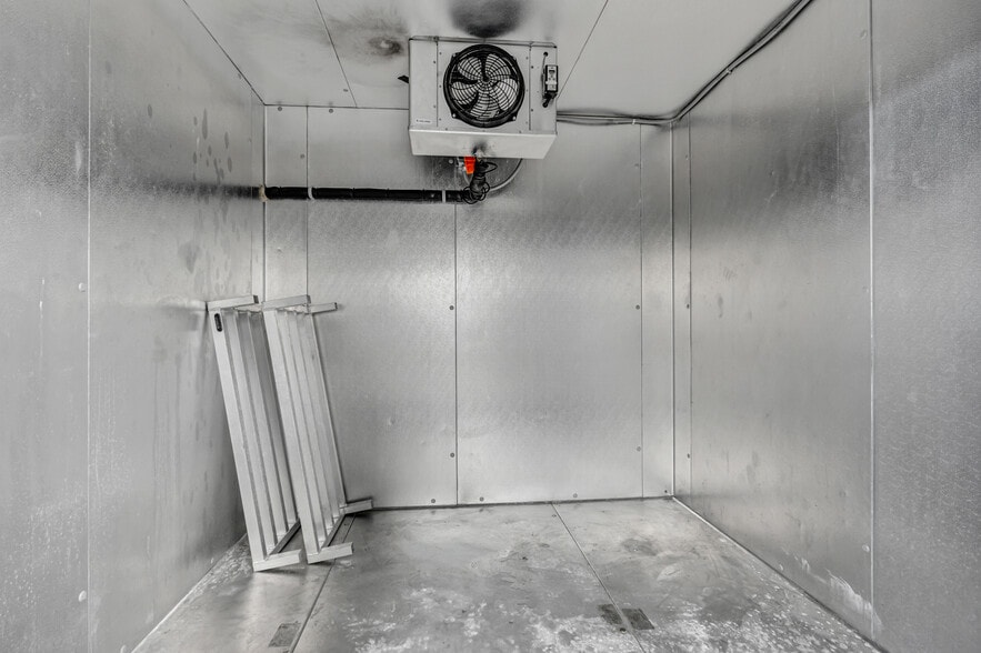 More Photos Of 2900 S Ridgewood Ave, Edgewater Specialty For Lease