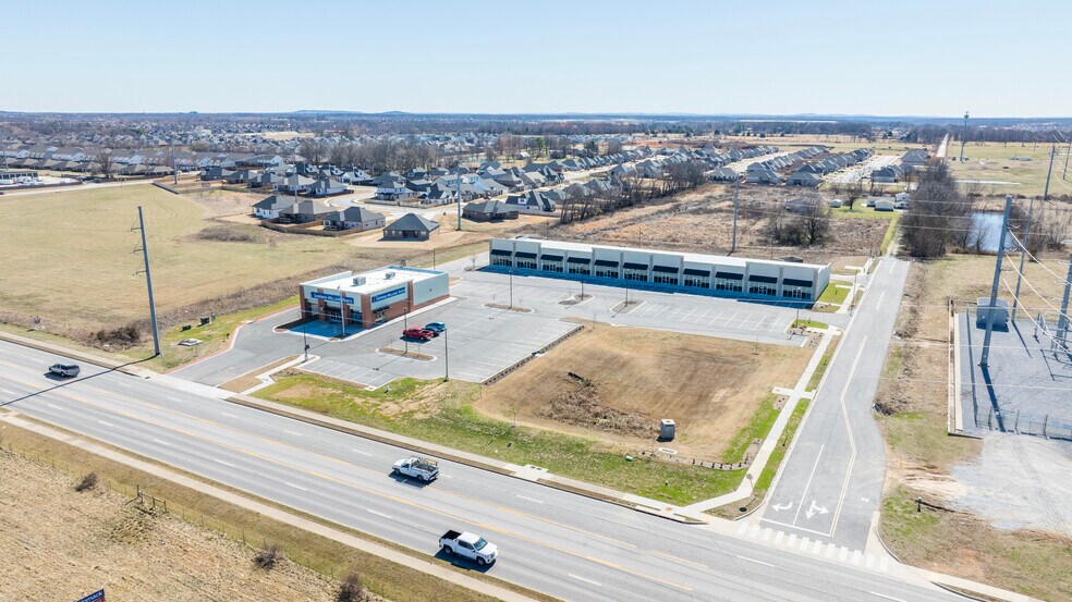 More Photos Of 615-635 Centerton Blvd, Centerton Storefront Retail Office For Lease