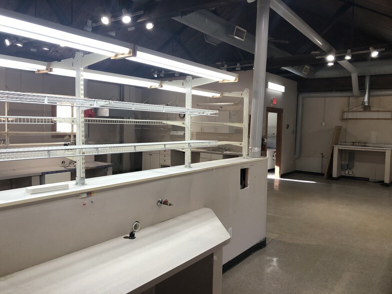 More Photos Of 7947 Southeastern Ave, Indianapolis Loft Creative Space For Sale