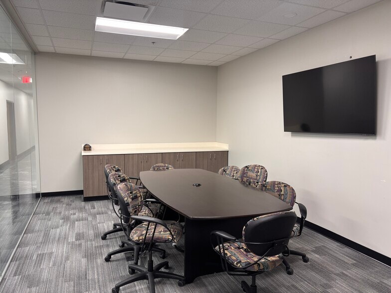 More Photos Of 18760 Johnson Dr, Shawnee Warehouse For Lease