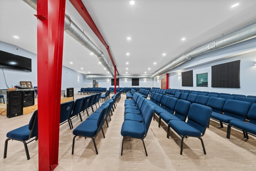 More Photos Of 4159 Highway 6, Clifton Showroom For Sale