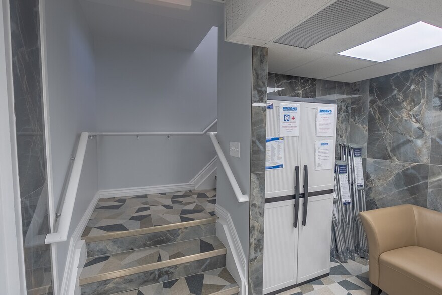 More Photos Of 15645 Farmington Rd, Livonia Medical For Lease