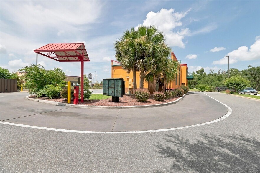 More Photos Of 2161 S Byron Butler Pky, Perry Fast Food For Lease
