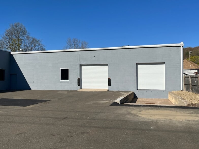 More Photos Of 110 Webb St, Hamden Warehouse For Lease