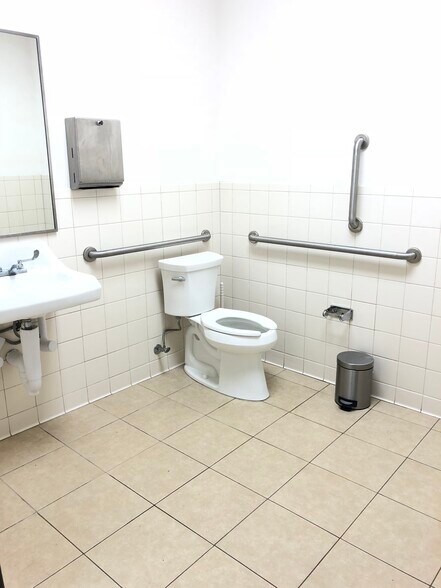 More Photos Of 398-402 Central Ave, East Orange Storefront For Lease