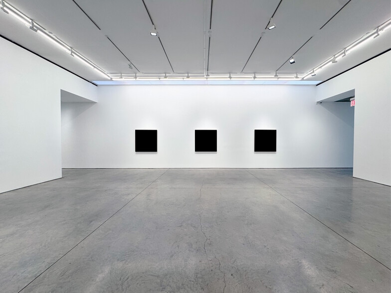 More Photos Of 507 W 24th St, New York Freestanding For Lease