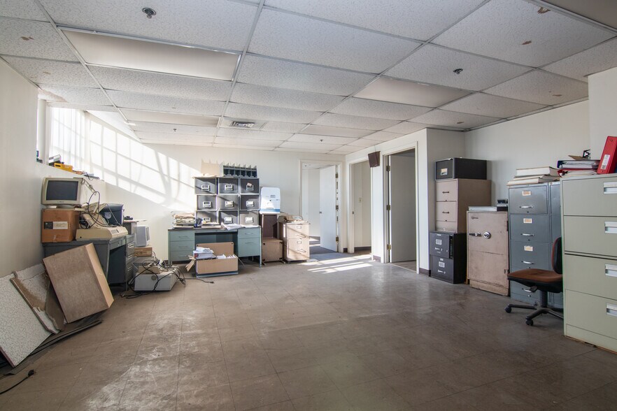 More Photos Of 299 Welton St, Hamden Warehouse For Lease