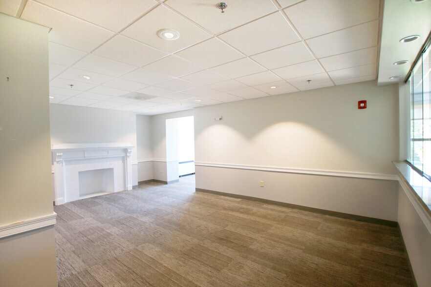More Photos Of 1101 Beacon St, Brookline Medical For Lease