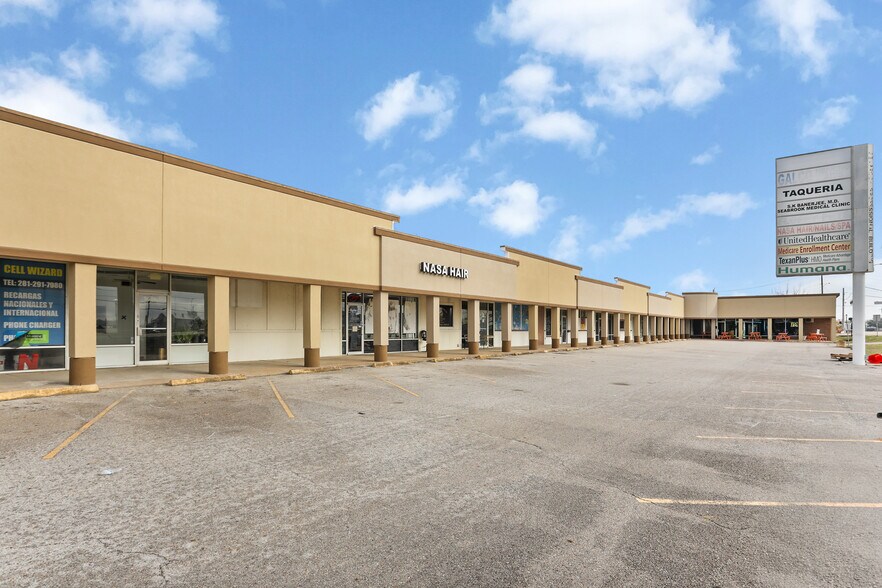 More Photos Of 2622 NASA Rd 1, Seabrook Unknown For Lease