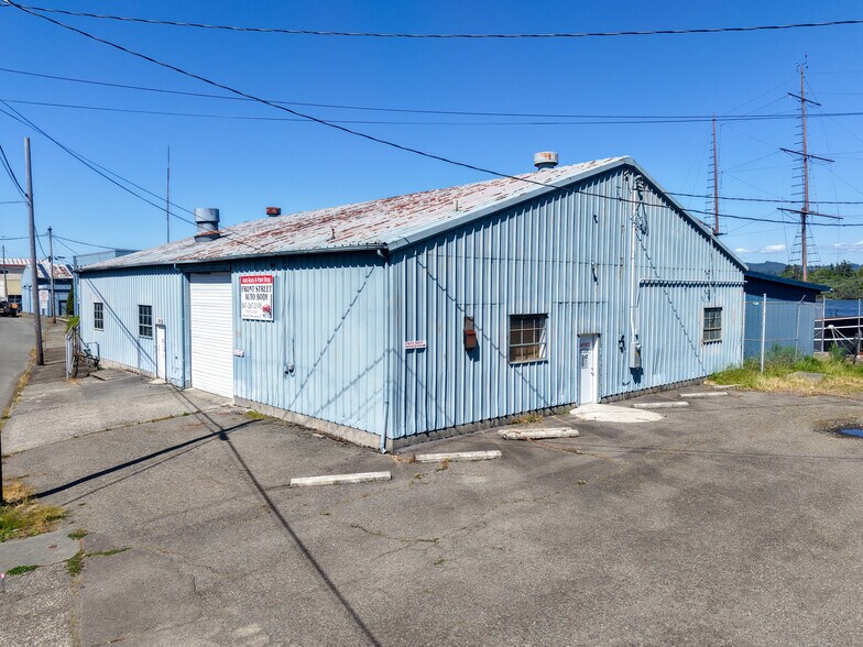 More Photos Of 390 N Front St, Coos Bay Industrial For Sale