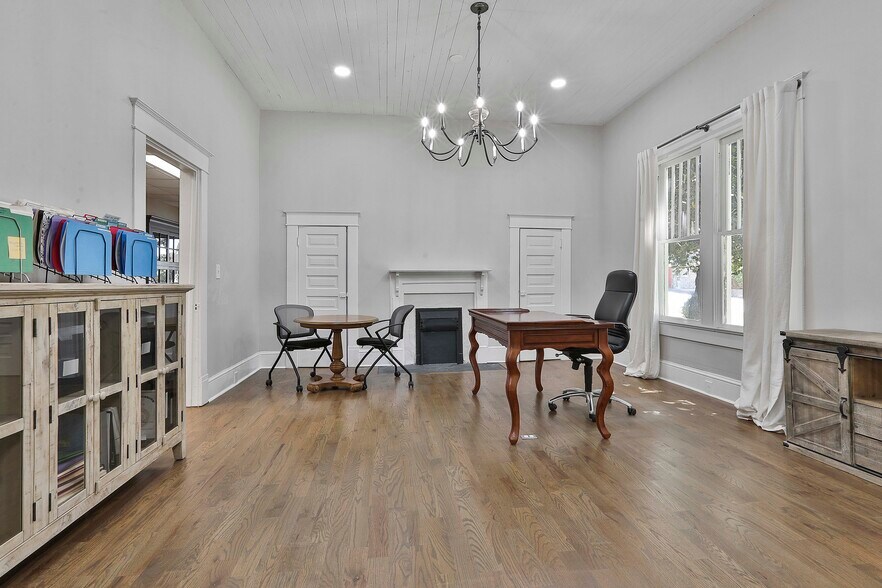 More Photos Of 53 Washington St, Fairburn Office For Sale