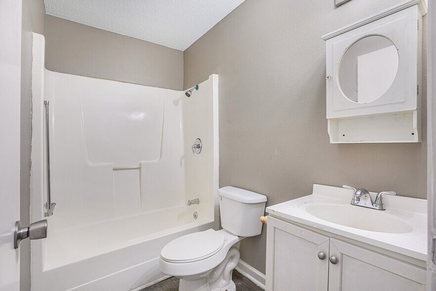 More Photos Of 6016 Leavenworth Rd, Kansas City Apartments For Sale