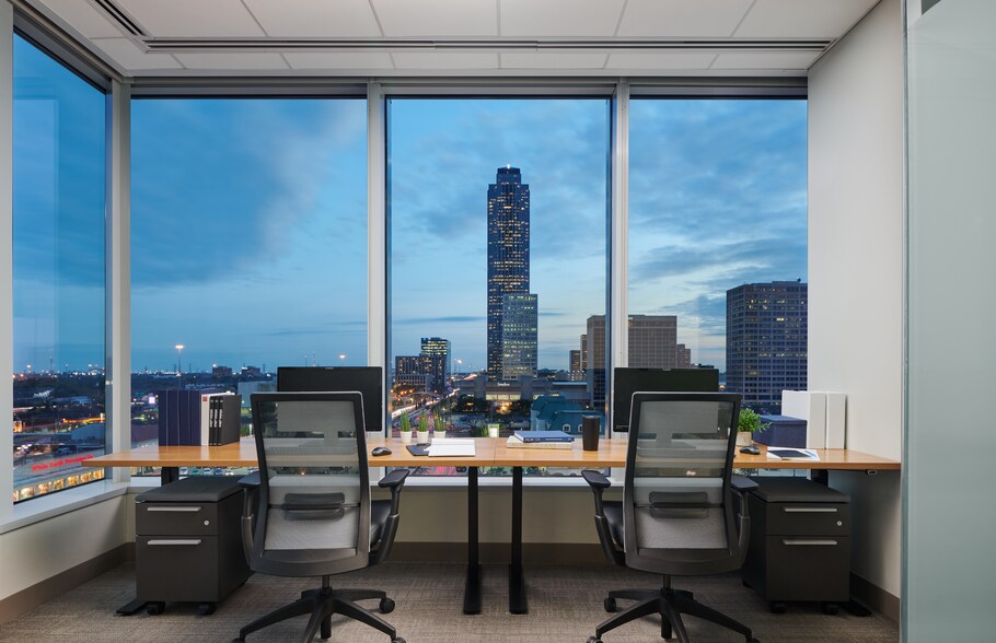 More Photos Of 2200 Post Oak Blvd, Houston Office For Lease