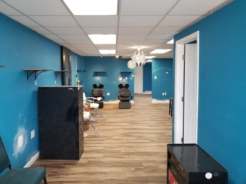 More Photos Of 4700 Stamp Rd, Marlow Heights General Retail For Lease