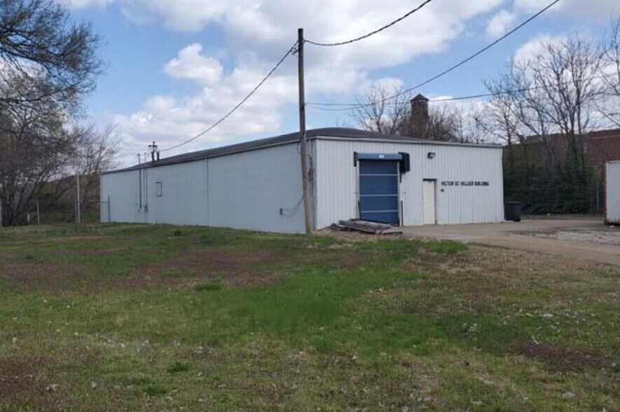 More Photos Of 823 E Virginia St, Evansville Warehouse For Sale