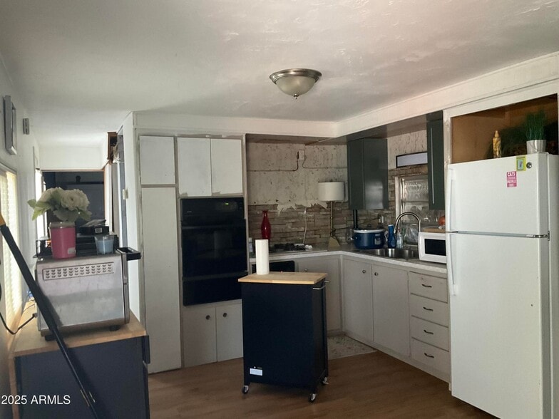 More Photos Of 15395 S Sunland Gin Rd, Arizona City Warehouse For Sale