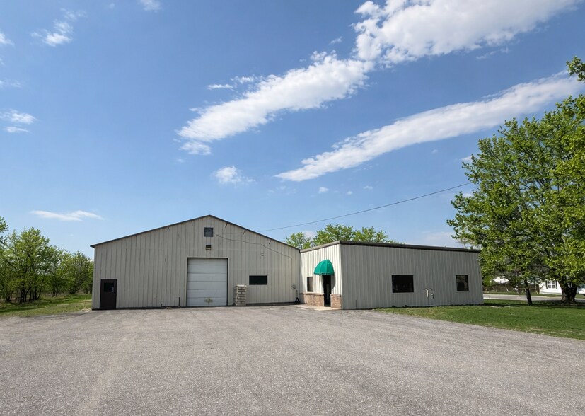 Primary Photo Of 504 Jackson St, Huntington Warehouse For Sale