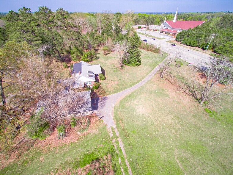 More Photos Of 1415 N Lake Dr, Lexington Land For Sale