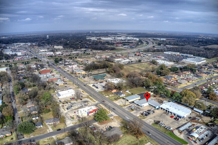 More Photos Of 1430 S Broadway St, Sulphur Springs Carwash For Sale