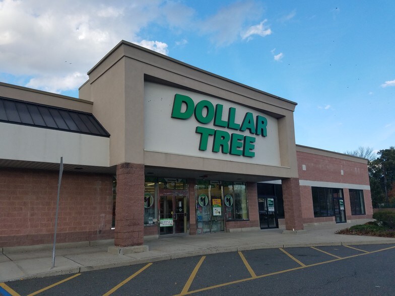 More Photos Of 350-400 Ryders Ln, Milltown General Retail For Lease