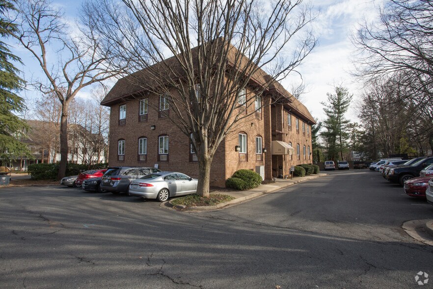 More Photos Of 201 Park Washington Ct, Falls Church Office For Sale
