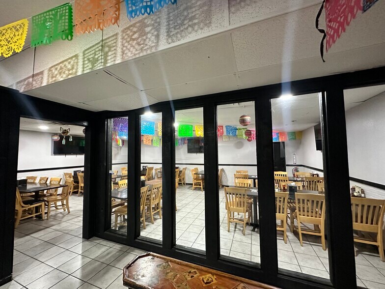 More Photos Of 308 S Hayes Ave, Wagoner Restaurant For Lease