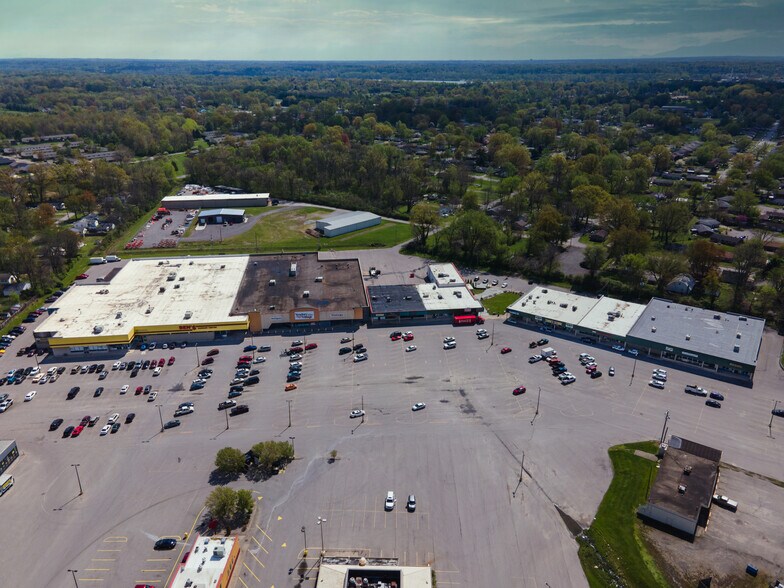 More Photos Of 1710 E 10th St, Jeffersonville Storefront For Sale