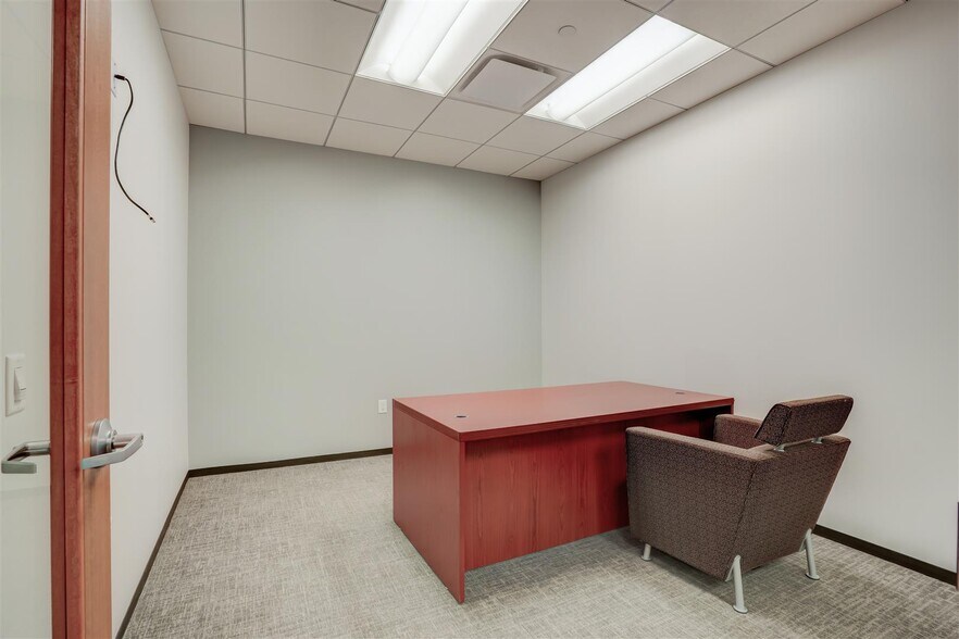 More Photos Of 19219 Katy Fwy, Houston Office For Lease