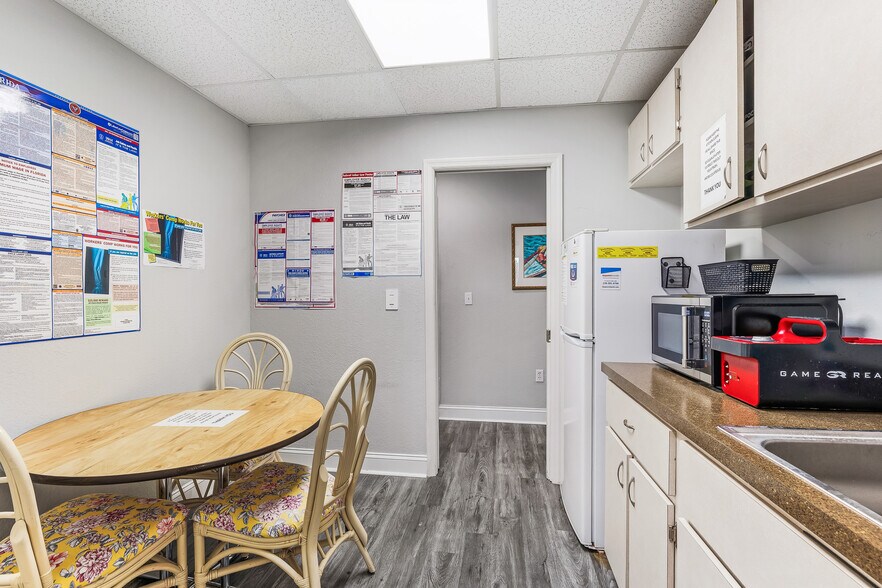 More Photos Of 3417 Tamiami Trl, Port Charlotte Medical For Sale