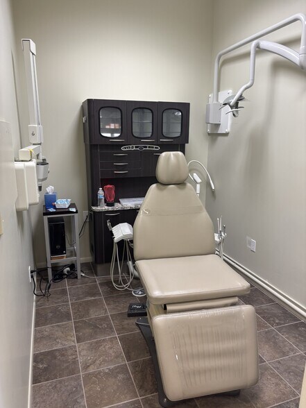 More Photos Of 2525 W Carefree Hwy, Phoenix Medical For Sale