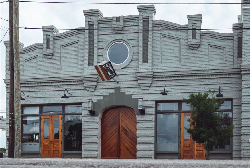 More Photos Of 604 N 4th St, Wilmington Restaurant For Sale