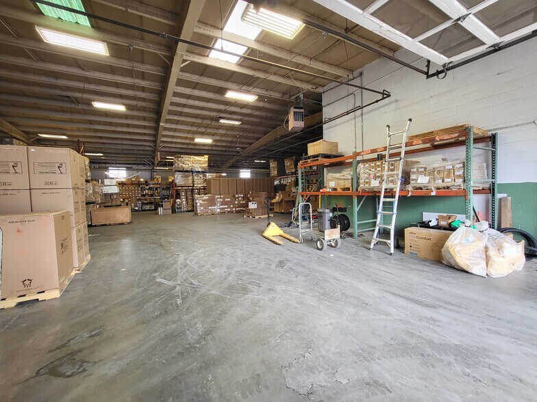 More Photos Of 516 Adele Ave, Joplin Distribution For Sale