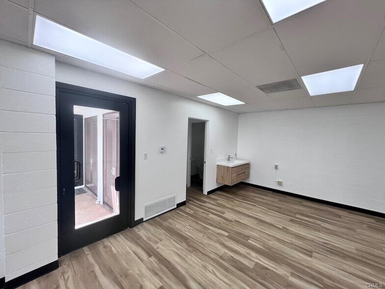 More Photos Of 224 Avenida Del Mar, San Clemente Office For Lease