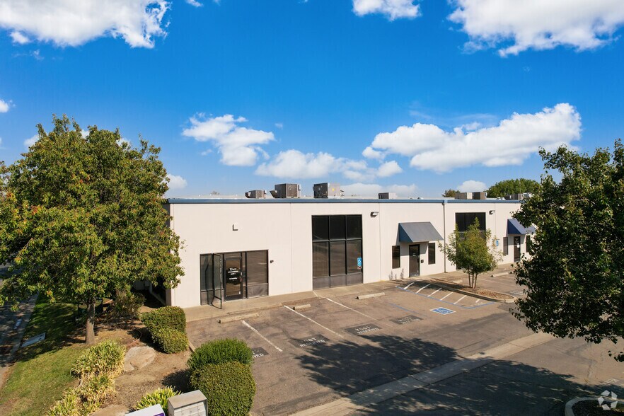 More Photos Of 1210 Commerce, Woodland Light Distribution For Lease