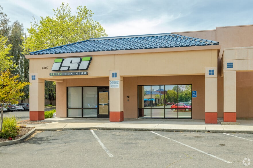 More Photos Of 1007 E Bidwell St, Folsom Storefront For Lease