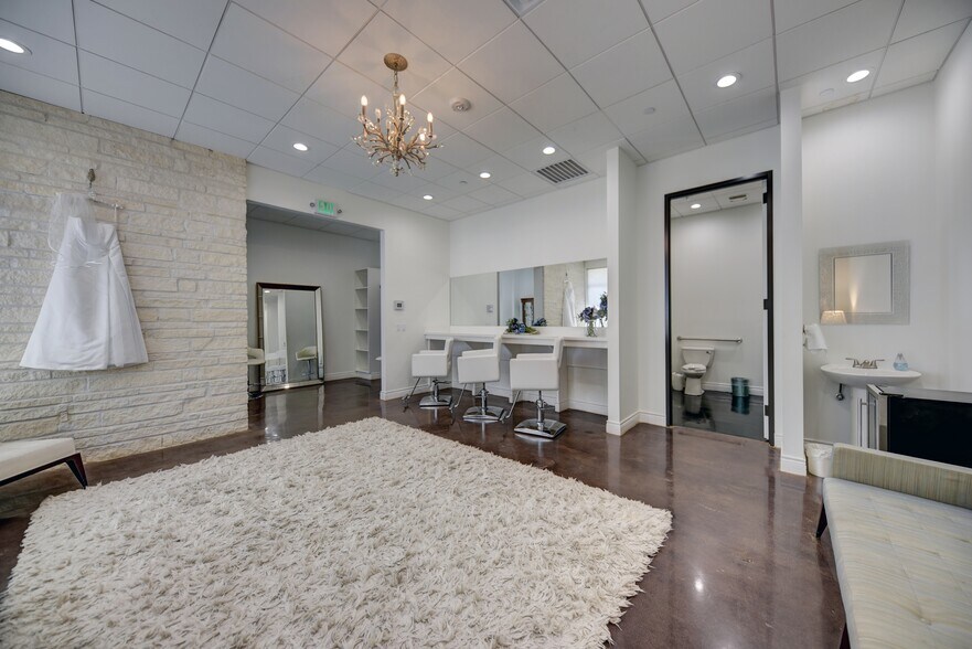 More Photos Of 25566 Bradbury Dr, Hockley Winery Vineyard For Sale