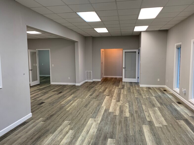 More Photos Of 2110 Maywill St, Richmond Light Distribution For Lease