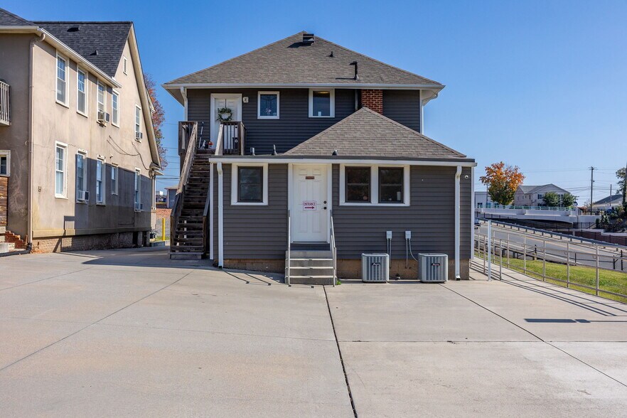 More Photos Of 126 S Spruce St, Winston-Salem Office Residential For Sale