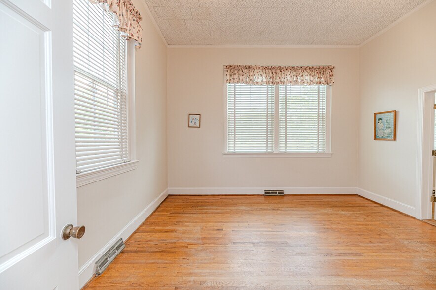 More Photos Of 211 Main st, Broadway Religious Facility For Sale