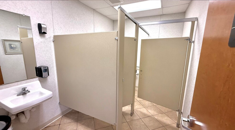 More Photos Of 6300 E Interstate 20, Midland Industrial For Sale