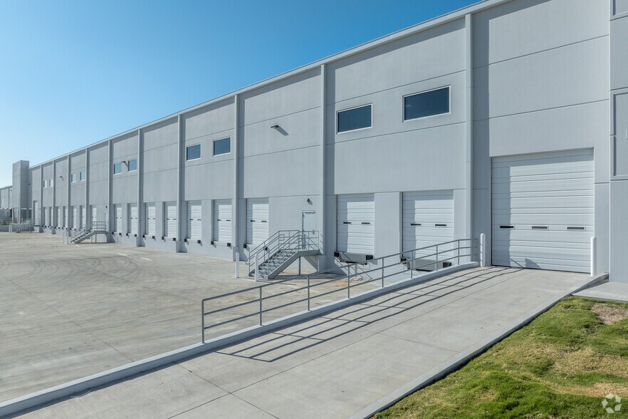 More Photos Of 5 Jamison Ct, Terrell Distribution For Lease