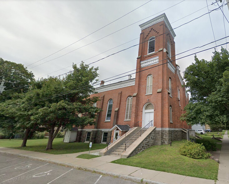 Primary Photo Of 27 Church St, Pulaski Religious Facility For Sale