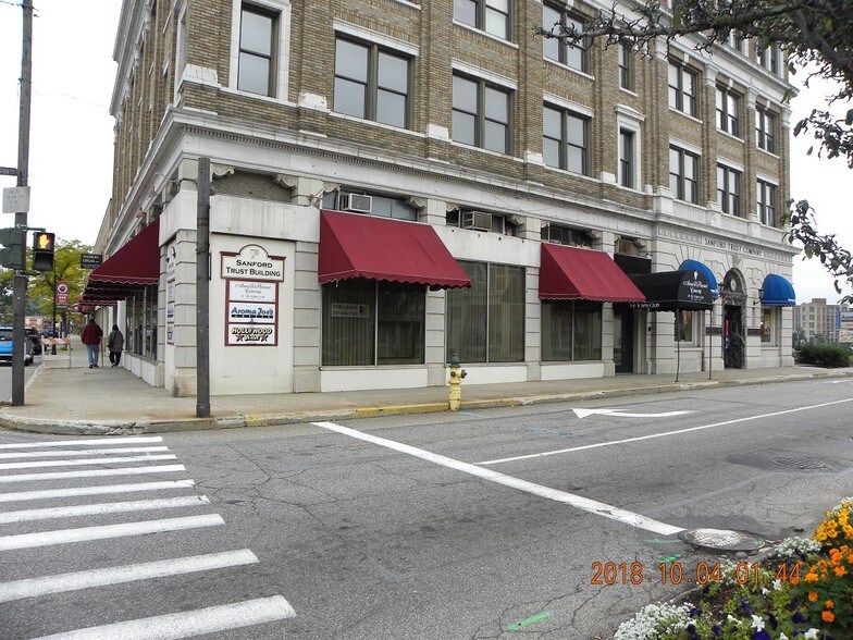 More Photos Of 4 Washington St, Sanford Office For Sale