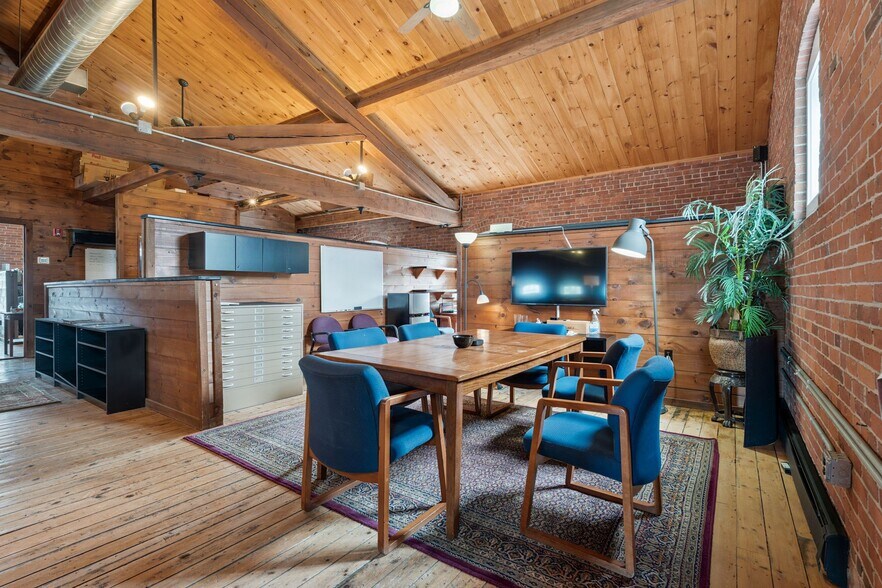 More Photos Of 26 Howland St, Plymouth Office For Sale