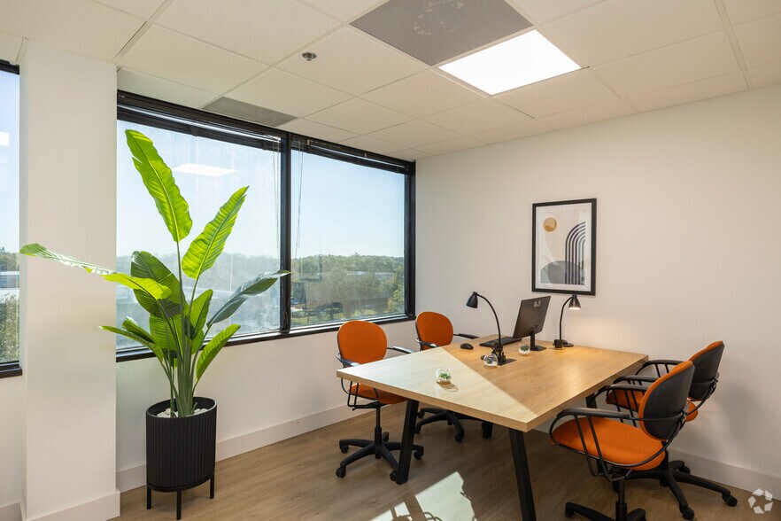 More Photos Of 6698 68th Ave N, Pinellas Park Coworking Space