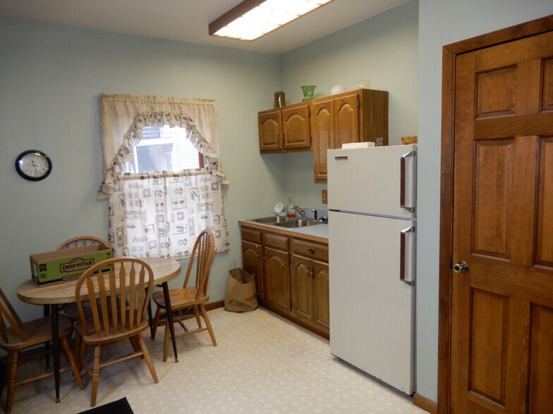 More Photos Of 440 Third Ave, Watervliet Office For Sale