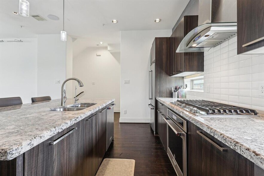 More Photos Of 3912 Ennis St, Houston Specialty For Sale