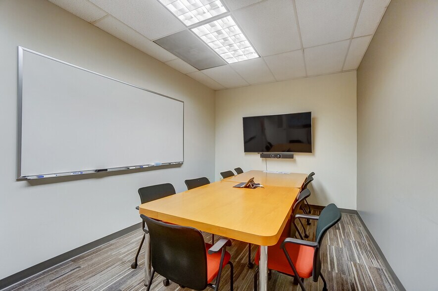 More Photos Of 2025 E 4th St, Lima Light Manufacturing For Sale