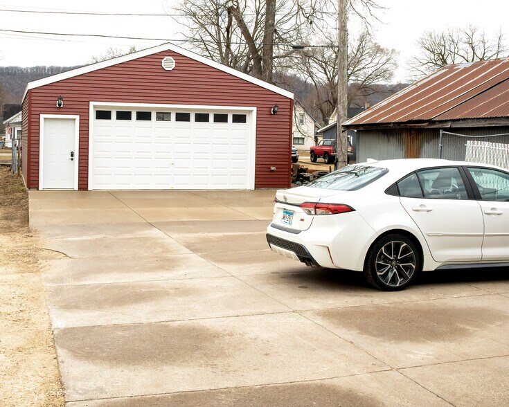 More Photos Of 1005 W 5th St, Winona Office For Sale